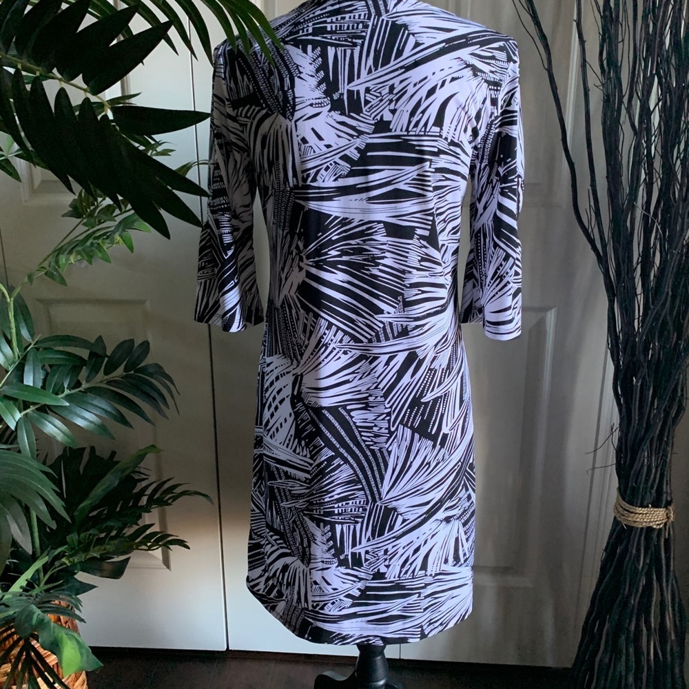 Black and white pattern dress - Picture 3 of 3